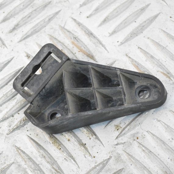 Кронштейн омивача фар Mercedes W211 2002-2009 Кріплення форсунки омивача фар Мерседес в211 2118690114 | Зображення 1