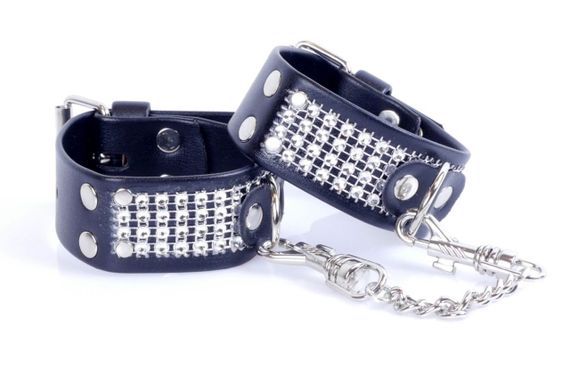Наручники из искуственной кожи с кристаллами Fetish Boss Series - Handcuffs with cristals Silver, BS3300094 Sex Aura