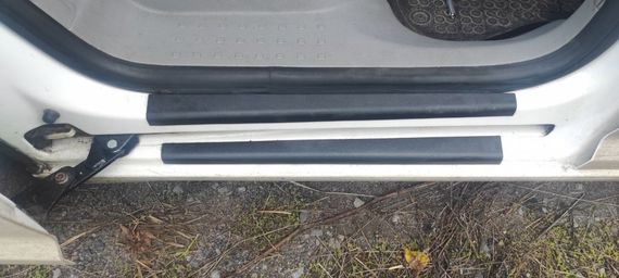 Накладки на дверні пороги (ABS-пластик) 3 шт, Мат для Volkswagen Caddy 2010-2015рр | Зображення 6