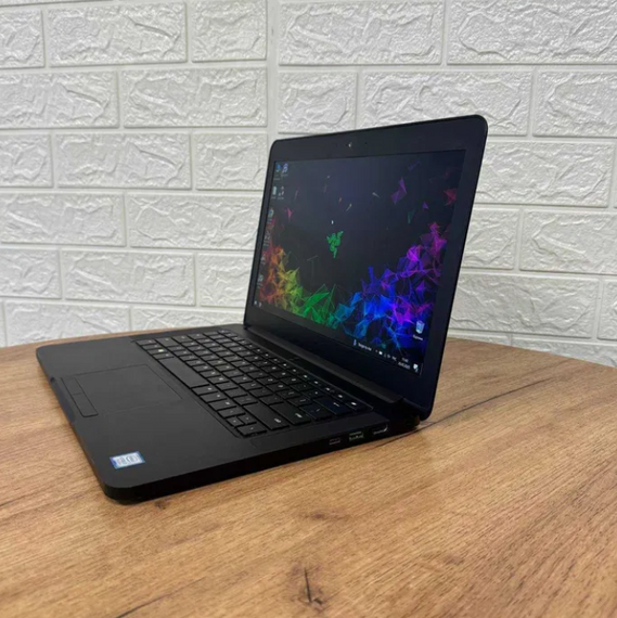 Ноутбук Razer Blade 14 RZ09-0195 i7 7700HQ 16Gb SSD 512Gb GTX 1060 Б/В | Зображення 1
