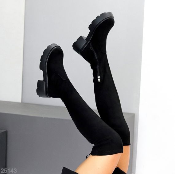 Чорні замшеві високі стрейчові чоботи на тракторній підошві | Зображення 7