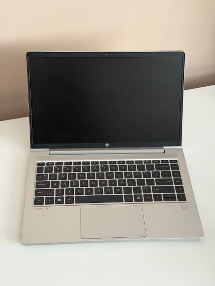 Ноутбук Б-клас HP Probook 445 G10 / 14" (1920x1080) IPS / AMD Ryzen 7 7730U (8 (16) ядер по 2.0 - 4.5 GHz) / 16 GB DDR4 / 256 GB SSD / AMD Radeon Vega 6 Graphics / WebCam / TouchID / Windows 11 б/в | Зображення 1