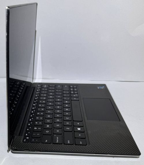 Ультрабук Б-класс Dell XPS 13 9305 / 13.3" (1920x1080) IPS / Intel Core i5-1135G7 (4 (8) ядра по 2.4 - 4.2 GHz) / 8 GB DDR4 / 256 GB SSD / Intel Iris Xe Graphics / WebCam б/у | Зображення 2
