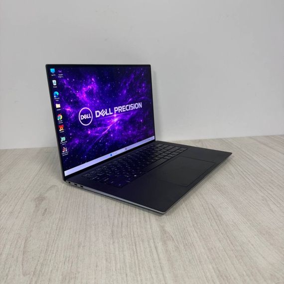 Мобильная рабочая станция Б-класс Dell Precision 7760 / 15.6" (3840x2160) IPS Touch / Intel Core i7-11850H (8 (16) ядер по 2.5 - 4.8 GHz) / 16 GB DDR4 / 512 GB SSD / nVidia Quadro T1200, 4 GB GDDR6, 128-bit / WebCam б/у | Зображення 3