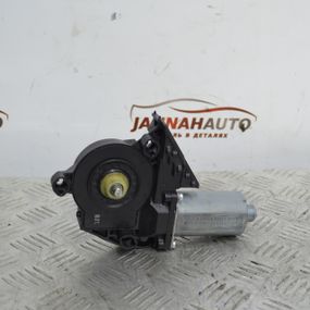 Моторчик склопідіймача передній правий Audi A4 b6 мотор скла Ауді а4 б6 0130821764