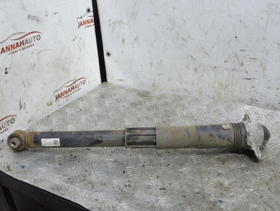 Амортизатор задній Volkswagen Golf VII 2012-2020 Амортизатор задній Фольксваген Гольф 7 5Q0512011JD