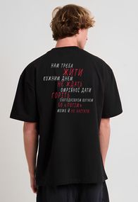 Футболка з мерчем