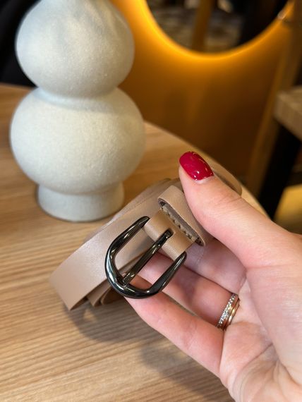 Шкіряний жіночий ремінь в бежевому кольорі 3334 | Зображення 1