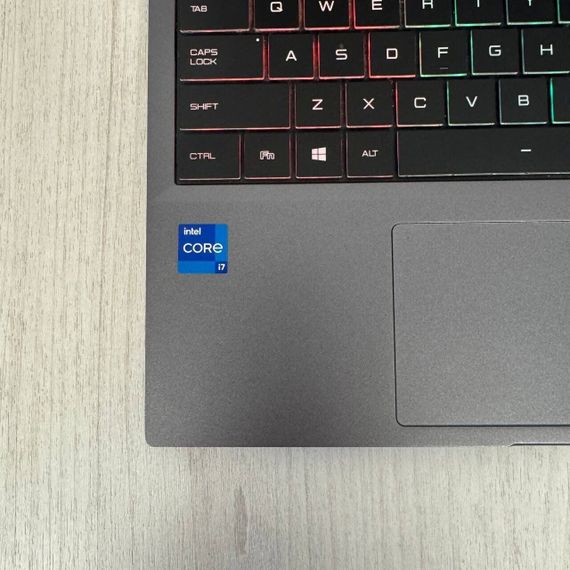 Ігровий ультрабук Maingear Vector Pro MG-VCP15i-3070 / 15.6" (1920x1080) IPS / Intel Core i7-11800H (8 (16) ядер по 2.3 - 4.6 GHz) / 16 GB DDR4 / 512 GB SSD M.2 / nVidia GeForce RTX 3070, 8 GB GDDR6, 256-bit / WebCam б/в | Зображення 4