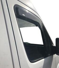 Вітровики клеючі (2 шт, HIC) для Mercedes Sprinter 2006-2018 рр