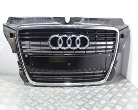 Решітка радіатора Audi A3 8P 2008-2012 рестайлінг Решітка переднього бампера Ауді а3 8р 8P0853037