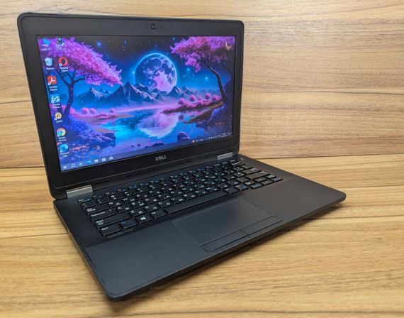 Нетбук Б-клас Dell Latitude E7270 / 12.5" (1366x768) TN / Intel Core i5-6300U (2 (4) ядра по 2.4 - 3.0 GHz) / 8 GB DDR4 / 240 GB SSD / Intel HD Graphics 520 / WebCam / HDMI / Windows 10 б/в | Зображення 4
