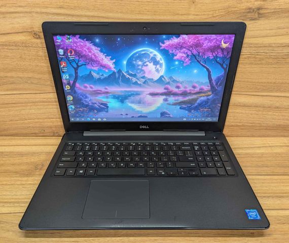 Ноутбук Б-класс Dell Latitude 3590 / 15.6" (1366x768) TN / Intel Celeron 3865U (2 ядра по 1.8 GHz) / 8 GB DDR4 / 240 GB SSD / Intel HD Graphics 610 / WebCam / Windows 10 б/у | Зображення 1