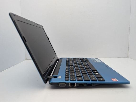 Нетбук Acer Aspire One 725 Blue / 11.6" (1366x768) TN / AMD C-60 (2 ядра по 1.0 - 1.3 GHz) / 4 GB DDR3 / 120 GB HDD / AMD Radeon HD 6290 Graphics / WebCam / АКБ не держит б/у | Зображення 2