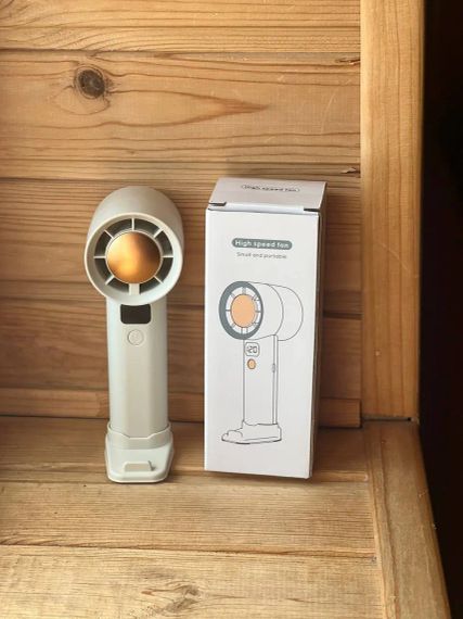 Вентилятор портативный настольный ручной 2025 New Violent Turbo / Gear LY-934 со встроенным аккумулятором и с цифровым дисплеем, 5 скоростей | Зображення 2