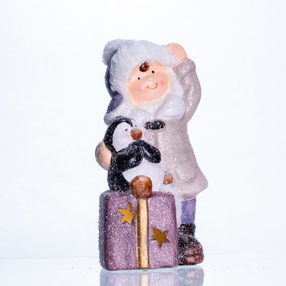 Новорічна фігурка з підсвіткою Дівчинка з пінгвіном із фарфору 9×10×19 (см) новорічний декор для дому, квартири на подарунок | Зображення 1