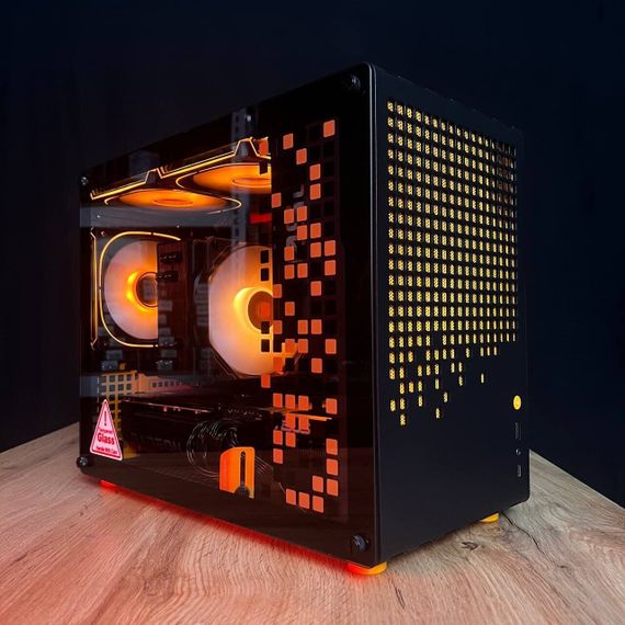 Збірка на замовлення: ігровий ПК Jonsbo Z20 Black/Orange Tower / AMD Ryzen 7 7700 (8 (16) ядер по 3,8 - 5,3 ГГц) / 32 ГБ DDR5 / 1000 ГБ SSD M.2 / AMD Radeon RX 9070 XT, 16 GB GDDR6, 256-bit / 750W | Зображення 1