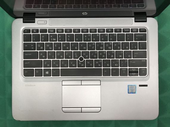Нетбук Б-класс HP EliteBook 820 G3 / 12.5" (1920x1080) IPS / Intel Core i7-6600U (2 (4) ядра по 2.6 - 3.4 GHz) / 8 GB DDR4 / 240 GB SSD / Intel HD Graphics 520 / WebCam / DisplayPort б/у | Зображення 3