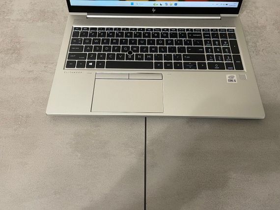 Ультрабук Б-клас HP EliteBook 850 G7 / 15.6" (1920x1080) IPS / Intel Core i5-10210U (4 (8) ядра по 1.6 - 4.2 GHz) / 16 GB DDR4 / 256 GB SSD / Intel UHD Graphics / WebCam б/в + Подарунок Дротова миша / USB | Зображення 3