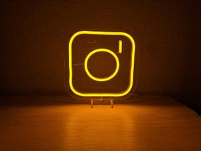 Неоновий світильник Інстаграм 200х200 acr-n000032