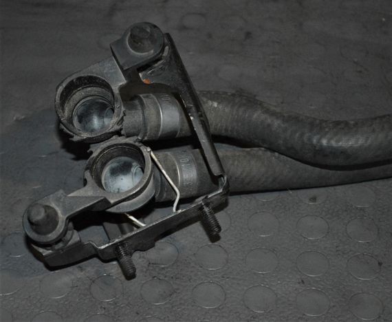 Шланг пічки / обігрівача  Mercedes Benz E-Class W210 1995 - 2000 Мерседес Е210 2108300024 | Зображення 1