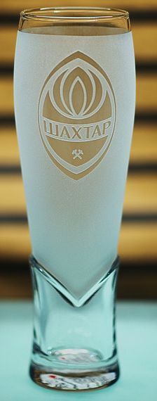 Пивной бокал крафтовый 440 мл ФК Шахтер Донецк с гравировкой подарок для фаната футбольная кружка матовый