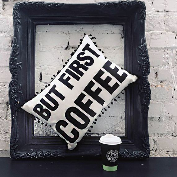 Подушка із мішковини з помпонами But first coffee 45x32 см (43PHBP_URB003)