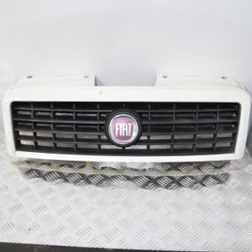 Решітка радіатора Fiat Doblo I 2005-2010 рестайлінг Решітка переднього бампера Фіат Добло 1
