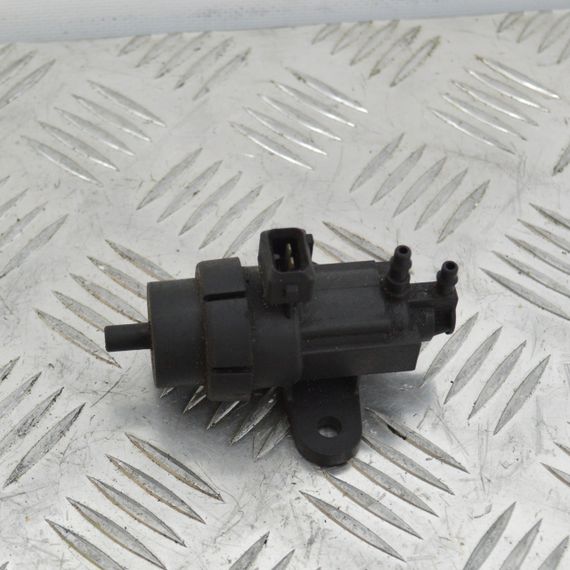 Клапан управління турбіни 1.8 Ford Fiesta IV Focus I Transit Connect 1998-2013 Клапан тиску наддуву Форд Фієста 98AB9E882AA | Зображення 1