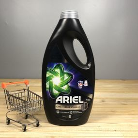 Гель для прання чорного одягу Ariel 1.45 л — 29 прань, захист кольору, оригінал