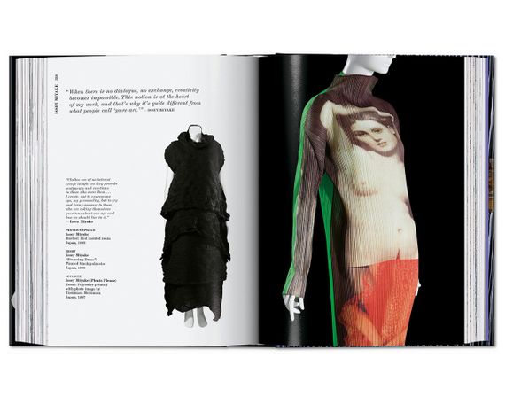 Книга про високу моду та стиль, fashion-індустрії з ілюстраціями англійською Fashion Designers A-Z. 40th Ed | Зображення 2