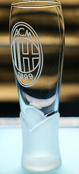Пивний келих крафтовий 440 мл ФК Мілан AC Milan з гравіюванням подарунок для фаната футбольна кружка глянец | Зображення 2