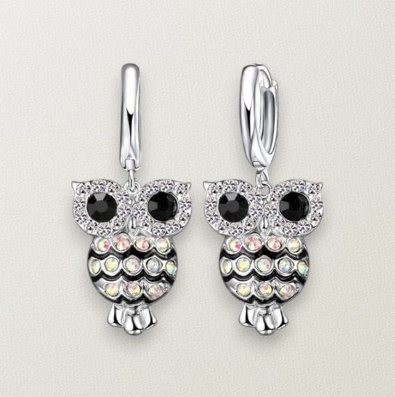 Сережки-підвіски Liresmina Jewelry срібляста сова з фіанітами та чорними очима, 3.3 см