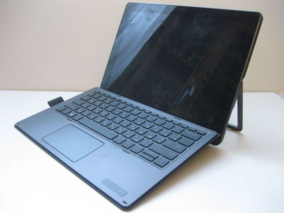Нетбук-трансформер HP Pro x2 612 G2 / 12" (1920x1280) IPS Touch / Intel Core i5-7Y57 (2 (4) ядра по 1.2 - 3.3 GHz) / 8 GB DDR3 / 256 GB SSD / Intel HD Graphics 615 / WebCam / Win 10 Pro б/в | Зображення 1