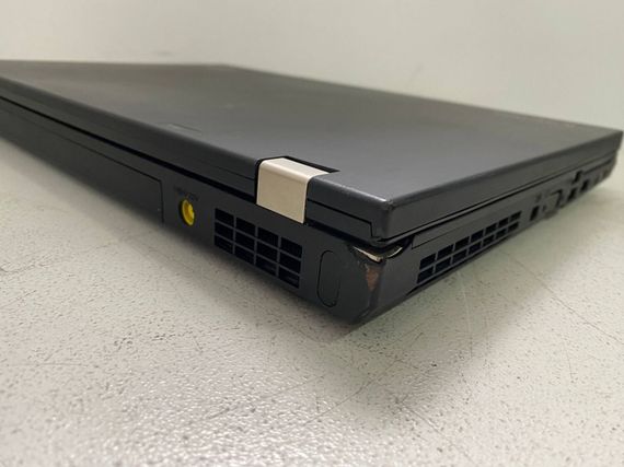 Ноутбук Б-класc Lenovo ThinkPad T530 / 15.6" (1600x900) TN / Intel Core i5-3230M (2 (4) ядра по 2.6 - 3.2 GHz) / 8 GB DDR3 / 128 GB SSD / NVS 5200M, 1 GB / WebCam б/у + Подарок интерактивная зубная щетка Colgate | Зображення 3