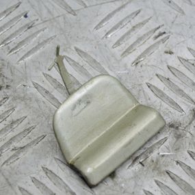 Заглушка бампера Renault Laguna II 2005-2007 універсал Заглушка бампера Рено Лагуна 2 20006007