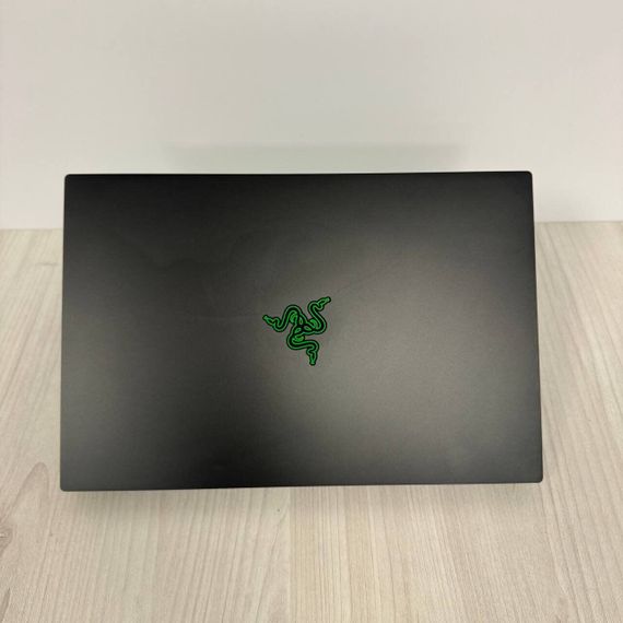 Ігровий ноутбук Razer Blade 15 RZ09-0369 / 15.6" (1920x1080) IPS / Intel Core i7-10750H (6 (12) ядер по 2.6 - 5.0 GHz) / 16 GB DDR4 / 512 GB SSD NVMe / nVidia GeForce RTX 3070, 6 GB GDDR6, 256-bit / WebCam б/в | Зображення 2