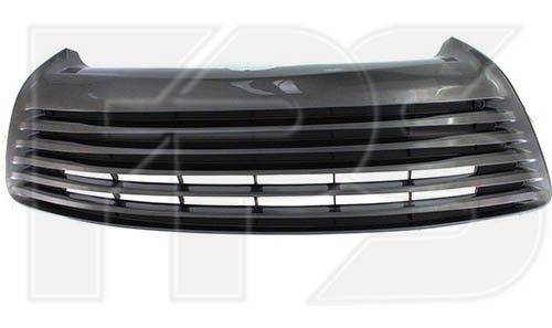 Решетка в бампере средняя Toyota Camry XV50 '14-17 LE (FPS)