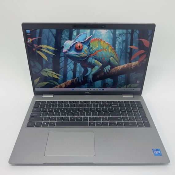 Ультрабук Dell Latitude 5520 / 15.6" (1920x1080) IPS / Intel Core i5-1145G7 (4 (8) ядра по 4.4 GHz) / 16 GB DDR4 / 256 GB SSD / Intel Iris Xe Graphics / WebCam б/у + Подарунок Мышка и коврик | Зображення 2