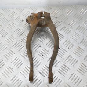 Кронштейн амортизатора передній правий Mazda 6 GH 2007-2012 Кріплення амортизатора переднє праве Мазда 6