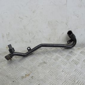 Патрубок води 2.0 TDI Volkswagen Passat B6 2005-2010 Трубка системи охолодження Фольксваген Пассат 5N0121070L