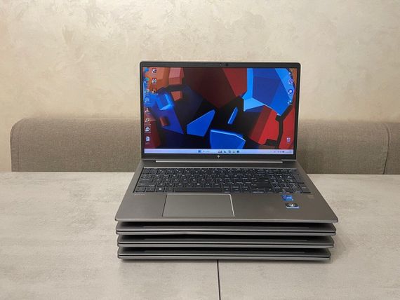 Мобільна робоча станція Б-клас HP ZBook Power G7 / 15.6" (1920x1080) IPS / Intel Core i5-12500H (12 (16) ядра по 3.3 - 4.5 GHz) / 16 GB DDR5 / 512 GB SSD M.2 / nVidia Quadro T600, 4 GB GDDR6, 128-bit / WebCam / Fingerprint б/в + Подарунок Дротова миша | Зображення 1