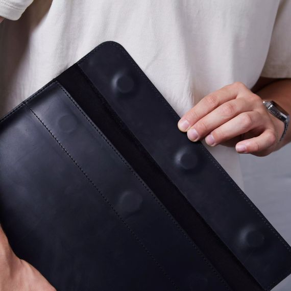 Чохол для ноутбука вінтажний Incarne Klouz MacBook Pro 13" 2016-2025 klouz-black-vintage-pro-13 чорний | Зображення 3