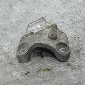 Кронштейн кріплення КПП 1.2 / 1.4 Peugeot 208 2012-2016 Лапа подушка коробки передач Пежо 208 9684812280