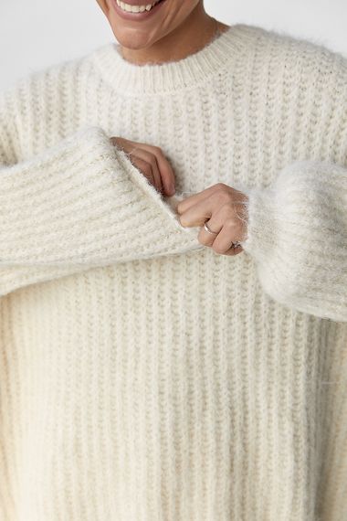 Тепла жіноча кофта з рукавами-ліхтариками - молочний цвет, ONE SIZE (є розміри) | Зображення 3