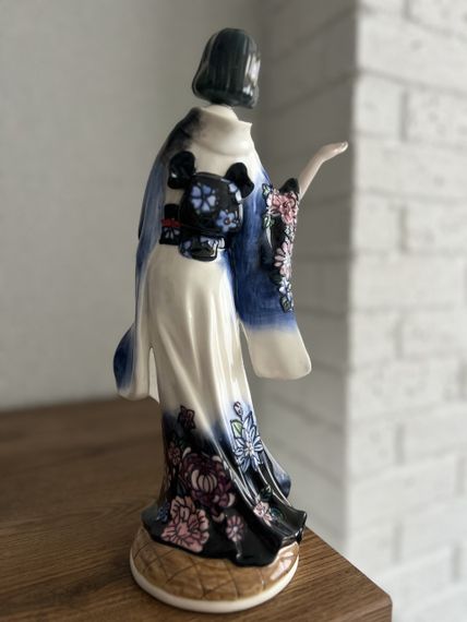 Порцелянова художня статуетка Geisha: Кіото Шовк, 31 см | Зображення 8