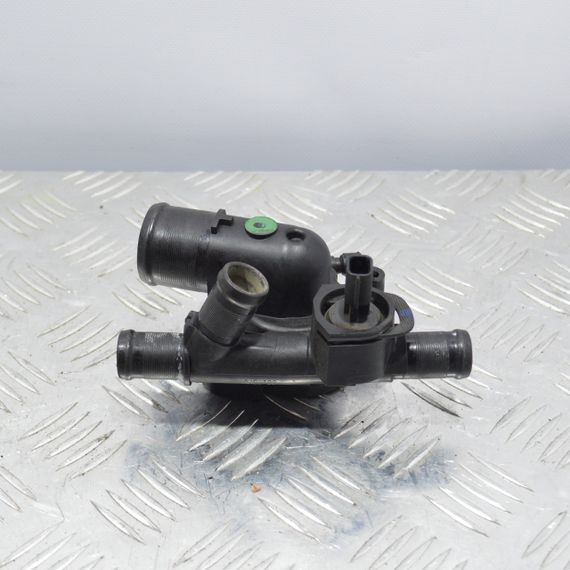 Корпус термостата 2.0 DCI Renault Laguna Megane Trafic 2001-2025 Корпус термостата Рено Лагуна Меган Трафік 8200801570