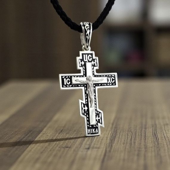 Срібний чоловічий масивний хрест із чорною емаллю і розп'яттям, родований, широке вушко, 9 гр | Зображення 7