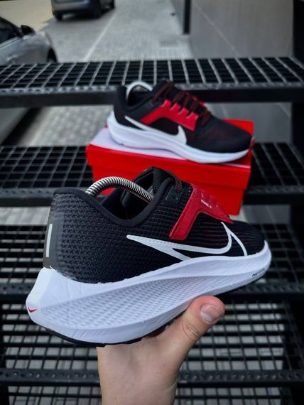 Кросівки Nike Zoom Pegasus 40 (чорно-білі) | Зображення 4