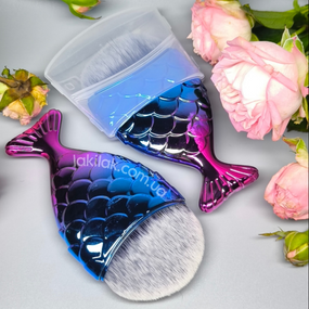 Щетка рыбка от пыли для маникюра (малиново-синяя с серым ворсом)